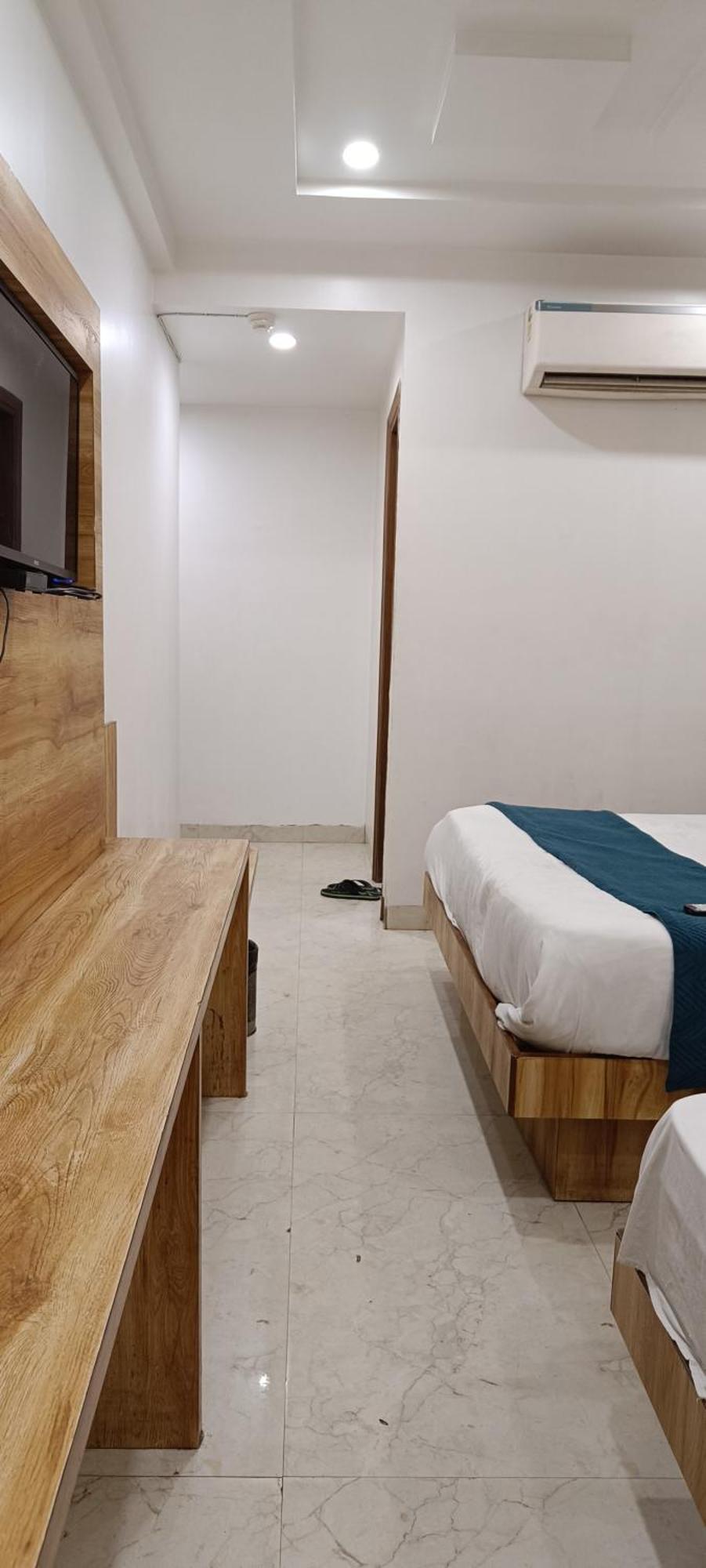 Hotel Awesome International New Delhi Exterior photo